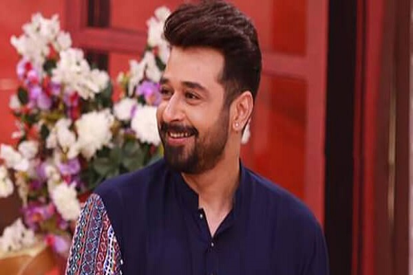  Faysal Qureshi invited close friends for a dinner party