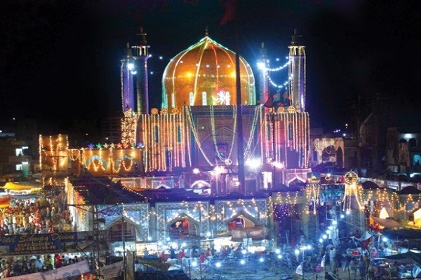  Shrines of Lal Shahbaz Qalandar, Bhittai reopen under SOPs