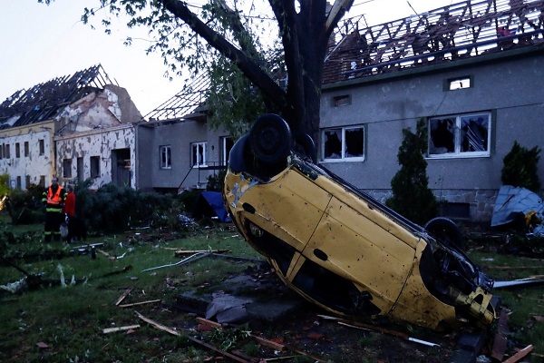  Deadly tornado sweeps through villages in Czech Republic