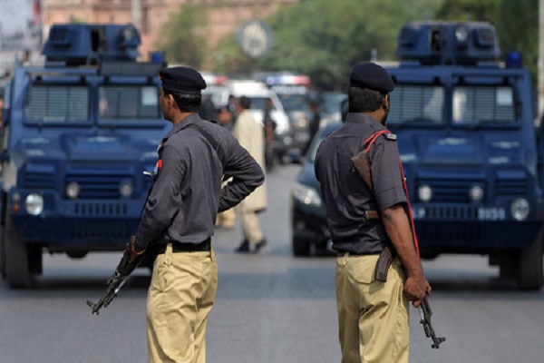  Policeman martyred as bandits open fire on APC in Ghotki operation