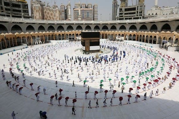  Saudi Arabia to allow 60,000 vaccinated residents to perform hajj
