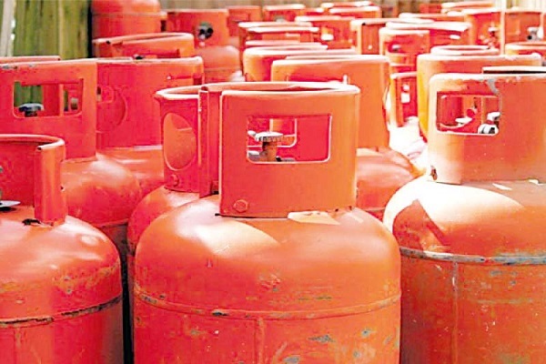  LPG traders warn of strike on 31st, if govt did not accept demands