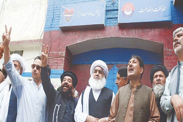  Balochistan opposition MPAs call-off sit-in outside police station