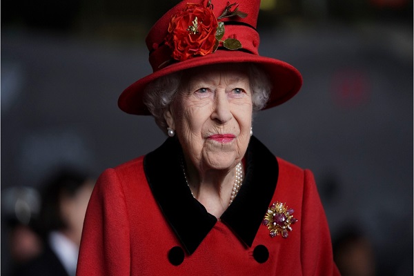  Queen Elizabeth II admitted to hospital following tour cancellation