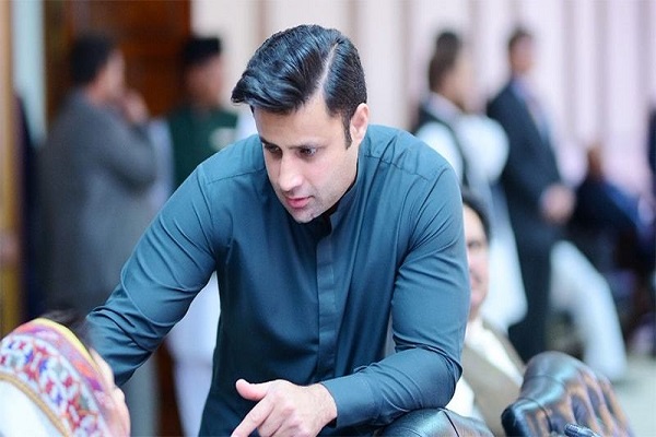  No truth in reports about selling of necklace: Zulfi Bukhari