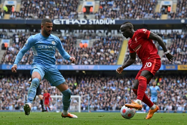  Manchester City retain title after Liverpool draw