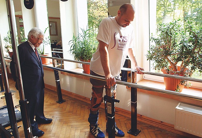 A new procedure makes paralysed individuals walk once more