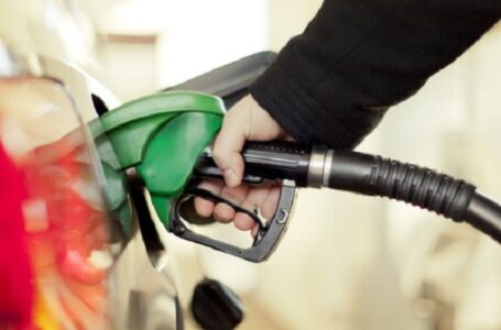 Price of petroleum products may decrease by Rs.10