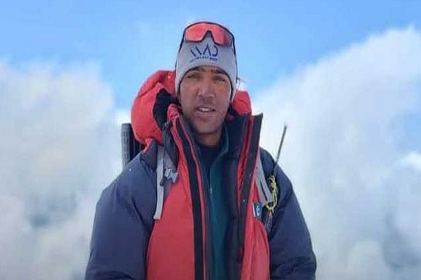  Sajid become first Pakistani to climb Mount Everest without oxygen